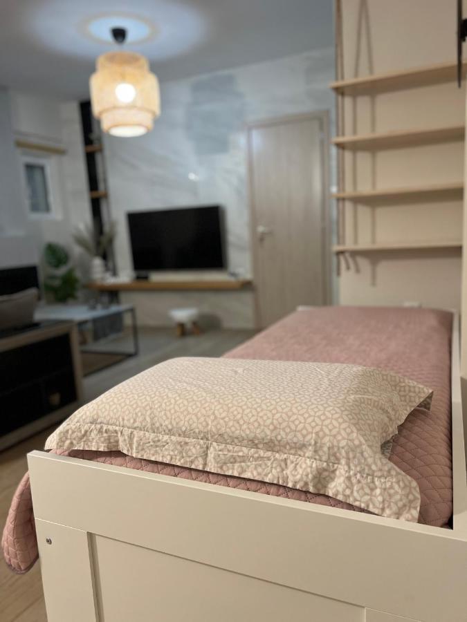 Vicky'S Studio Piraeus Luaran gambar